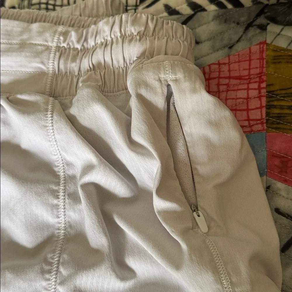 lululemon athletica Hotty Hot Gray Shorts sz 4